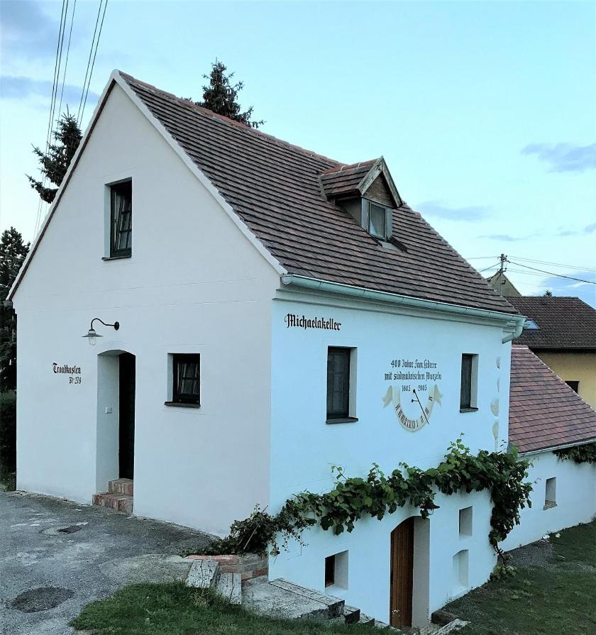 Вилла Troadkostn Drasenhofen Экстерьер фото